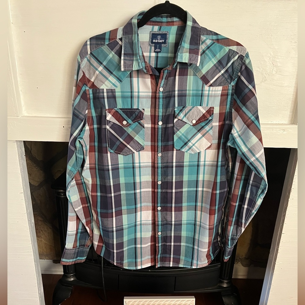 Old Navy, mens plaid snap front collared shirt, size Medium
